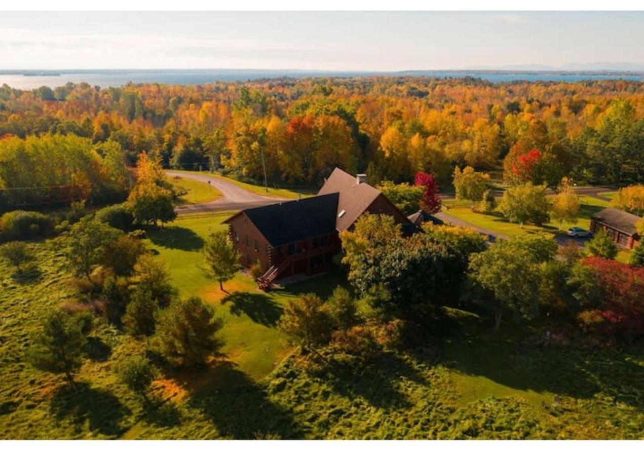 Point Au Roche Lodge Plattsburgh Exterior photo