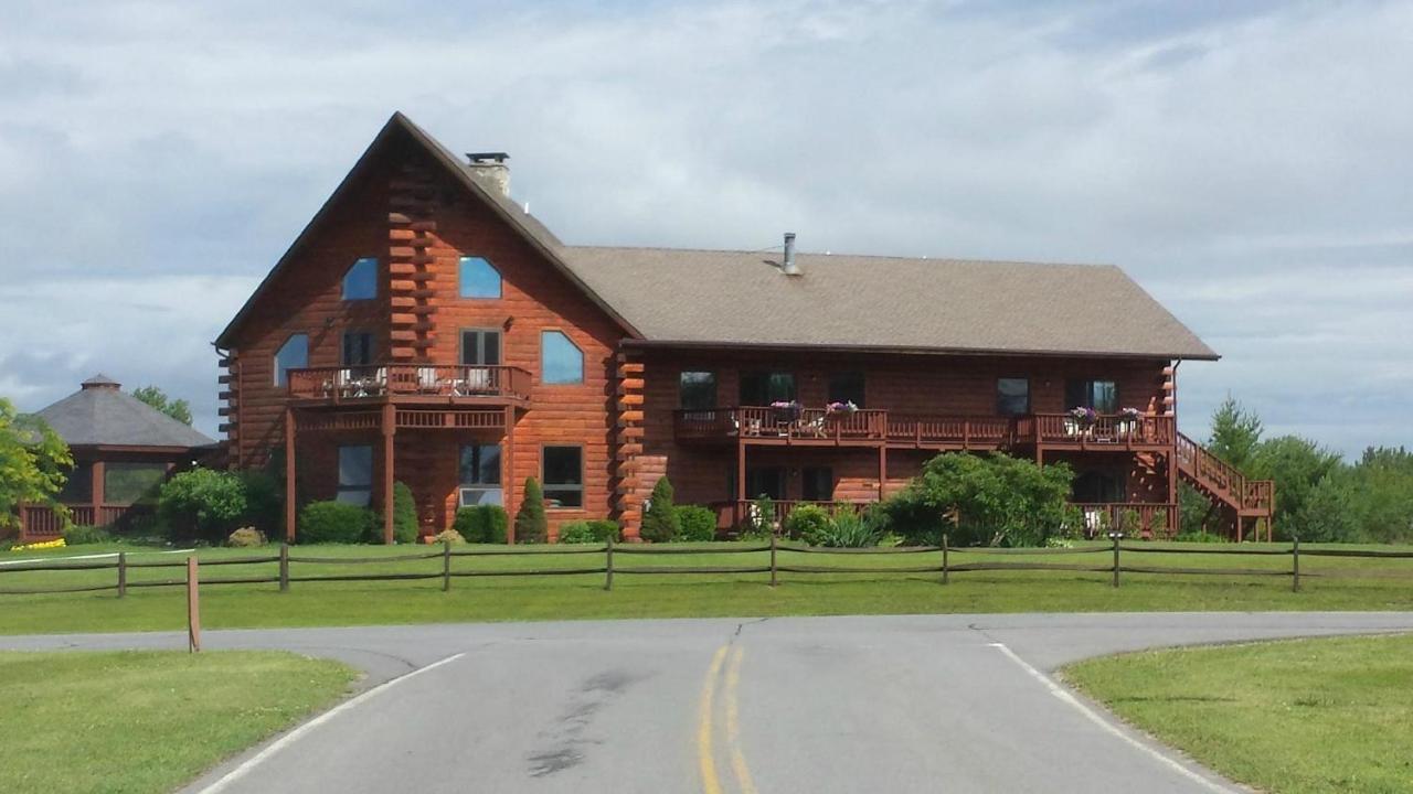 Point Au Roche Lodge Plattsburgh Exterior photo