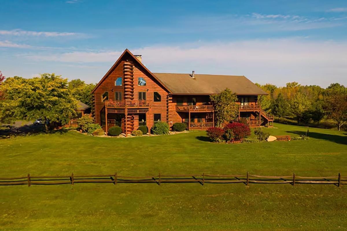 Point Au Roche Lodge Plattsburgh Exterior photo